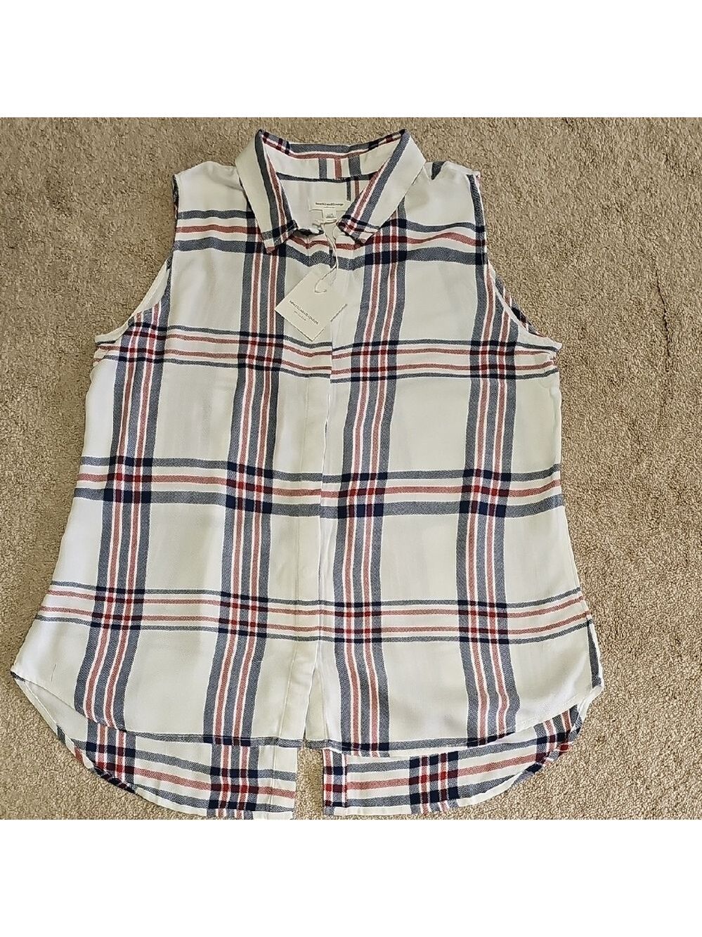 beachlunchlounge White and Blue Button Down Shirt